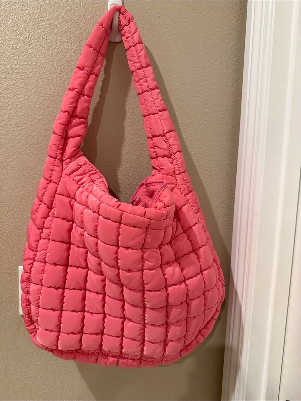 Free people movement Quilted Pink Shoulder Bag –bubble gum - Picture 7 of 12